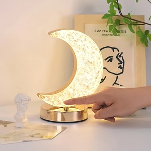 Mesa táctil <span class=keywords><strong>LED</strong></span> recargable <span class=keywords><strong>USB</strong></span> moderna, mesita de noche en forma de Luna que cambia de 3 colores, Bombilla E26 Simple para una bonita atmósfera de dormitorio - Product Image 3