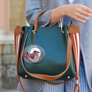 ชุดอุปกรณ์ศิลปะเพชร DIY คุณภาพสูง ลายค้างคาวน่ารัก ของตกแต่งพวงกุญแจฮาโลวีน สำหรับเด็ก ของขวัญสุดพิเศษ - Product Image 5