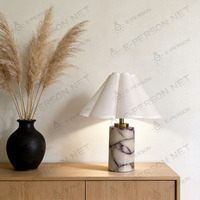 Lampe de table moderne en marbre, lampe de bureau de luxe en pierre avec abat-jour en tissu plissé pour chambre à coucher et salon