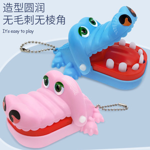 Mini Keychain <b>Biting</b> Crocodile Toy Plastic Novelty Gift For Kids Age 2 4 Years Unisex Fidget Toy With Chain - Product Image 1