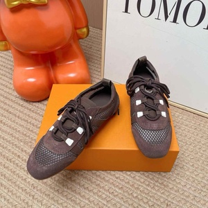 Baskets plates rétro respirantes en maille de style designer de haute qualité pour femmes, chaussures de marche décontractées quotidiennes pour dames - Product Image 5