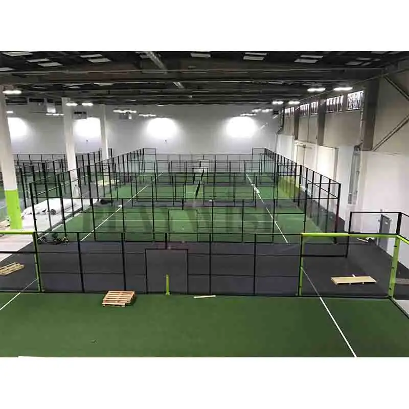 Yeni tasarım fabrikası Padel mahkemesi tam panoramik Padel mahkemesi okul ve spor merkezleri için kapakları