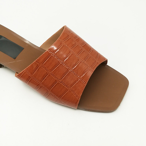 Scarpe con tacco più nuove fantasia scarpe con tacco basso personalizzate scarpe manuali da donna 2025 - Product Image 5