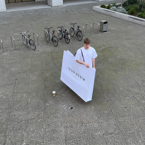 Sacs en papier géants de luxe surdimensionnés pour défilés de mode, avec logo <span class=keywords><strong>personnalisé</strong></span>, pour la vente au détail de vêtements, sacs en papier personnalisés pour le shopping - Product Image 3
