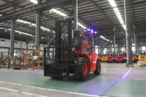 4wd מנוע דיזל מופעל משטח משטח קשה מלגזה - Product Image 5