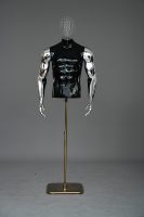 Maniquí de Lujo para Hombre, Parte Superior del Cuerpo, con Brazos Chapados en Oro, Cabeza de Plástico Negro Brillante (PE), Posición Colgante o de Pie para Exhibición de Pelucas