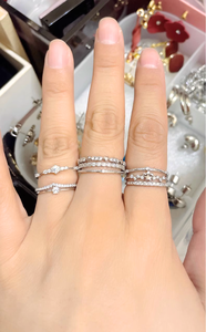 Anillo de Meñique Clásico para Mujer al por Mayor con Circonita Cúbica y Baño de Platino - Product Image 4