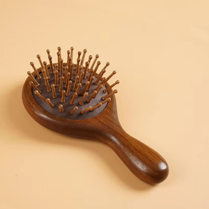 <span class=keywords><strong>Precio</strong></span> de fábrica: <span class=keywords><strong>Cepillo</strong></span> de madera de sándalo natural hecho a mano, antiestático, con bolsa acolchada y mango, para masaje capilar. - Product Image 5