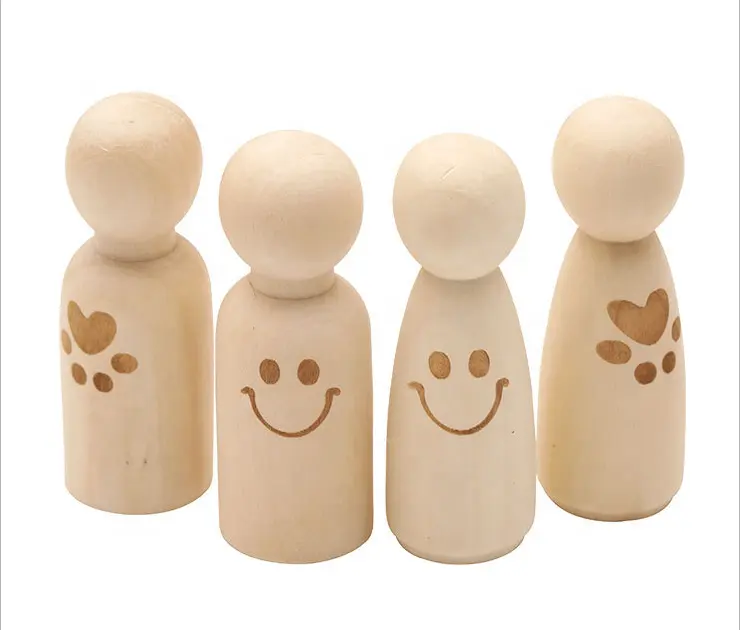おもちゃのペグ人形、未塗装の木製のペグの人々の家族、さまざまなサイズと形
