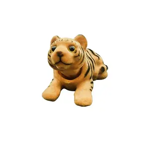 Custom Resin Home Decor Modern Style Decorative Ornaments 3D Small Animal Dog Statues For Office Desktop Home Decoration