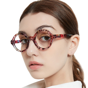 Gafas <span class=keywords><strong>de</strong></span> PC Redondas Vintage con Diseño Floral, Montura Óptica Retro con Patrón Floral Rojo para Mujer - Product Image 1