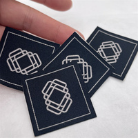 Étiquettes de soin NFC en polyester lavables, taille personnalisée pour vêtements