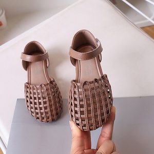 Sandali con cappuccio per bambini <span class=keywords><strong>scarpe</strong></span> da principessa vuote lavorate a maglia da ragazza 2025 nuove <span class=keywords><strong>scarpe</strong></span> da passeggio Casual Anti Kick Soft Sole - Product Image 4