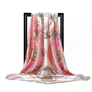 <span class=keywords><strong>Foulard</strong></span> di Seta Vintage con Stampa Personalizzata Sciarpa Quadrata da <span class=keywords><strong>Donna</strong></span> di Lusso in Twill Hijab e Sciarpe di Raso all'Ingrosso Bandane da <span class=keywords><strong>Donna</strong></span> - Product Image 1