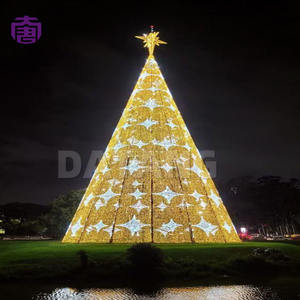 Guirlande lumineuse LED de Noël extérieure fantaisie et étanche, idéale pour les communes, les campus, les magasins et la décoration de la veille de Noël, en vente - Product Image 6