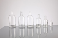 Top vendeur sur mesure 50ml 100ml 250ml 375ml 500ml bouteille de gin vide forme ronde bouteille en verre classique pour vodka whisky avec liège
