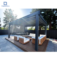 Gazebo à bascule élégant et respectueux de l'environnement, entouré de fenêtres et de portes en verre
