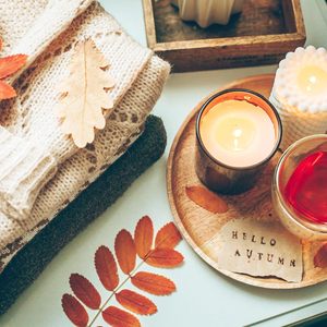 Venta al por mayor a granel 10,5 oz vacío esmerilado negro blanco vidrio vela tarros con tapa vidrio vela vasos para Navidad - Product Image 3