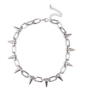 Collar de Moda con Cadenas y Púas de Aleación de Zinc para Mujer, Estilo Punk para Fiesta, Diseño Geométrico en Negro, Blanco y Color K Gun - Product Image 5
