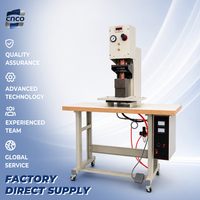Machine de poinçonnage ultrasonique double matrice haute efficacité, une presse deux fentes, élimination automatique des déchets, pour la production de vêtements en série
