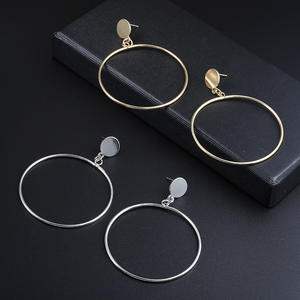 Pendientes colgantes redondos huecos grandes exagerados a la moda, joyería geométrica, pendientes llamativos <span class=keywords><strong>para</strong></span> <span class=keywords><strong>mujer</strong></span>, <span class=keywords><strong>accesorios</strong></span> Punk creativos - Product Image 3