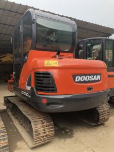 Miniexcavadora sobre orugas Doosan de 6 toneladas 0,18 m3, marca coreana usada, con precio competitivo - Product Image 4