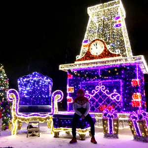 Giant <b>LED</b> Throne Decoration Designed for Outdoor Christmas Landscape and Commercial Holiday Events - Product Image 1