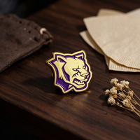 Épinglette en émail plaqué or, motif mascotte tigre, badge d'équipe personnalisé pour les fans de sports scolaires et de ligues, avec attache bouclier violet