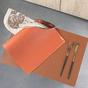 แผ่นรองจานหนังลิ้นจี่คู่ทรงสี่เหลี่ยมทันสมัย กันน้ำ ของตกแต่งบ้าน ที่รองแก้ว H K EXPORTS HK01 - Product Image 3