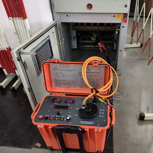 Testeur de pont de décharge de câbles à courant élevé 600 mA sans zone aveugle, avec terminal de contrôle LCD et pour réseaux haute tension complexes jusqu'à 60 kV de sortie - Product Image 2