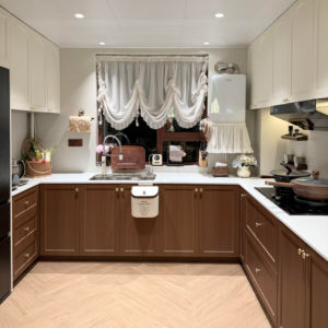 Muebles de Cocina Franceses Modernos, Ecológicos, Ignífugos y Personalizados |   Cortina con Acabado de Madera, Diseño a Juego y Sofisticación de Estilo Villa - Product Image 1