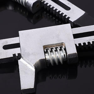 Clé à tuyau universelle réglable en acier au carbone à mâchoires dentelées, outil de plomberie de qualité industrielle, mesure impériale, poignée antidérapante - Product Image 2