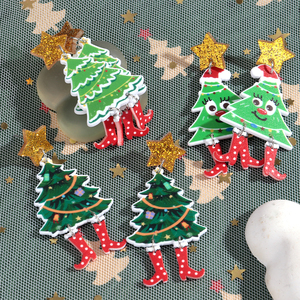 ต่างหูอะคริลิคแบบห้อย ลายกราฟฟิตี้ขี้เล่น ต้นคริสต์มาสสีเขียว รองเท้าบูทสีแดง หมวกคริสต์มาสสีทองวิ้งๆ  สำหรับคริสต์มาสปี 2026 - Product Image 2