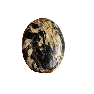 Polisseuse de gravier en cristal de pierres précieuses en vrac en gros pierres de guérison noires et rouges dégringolées