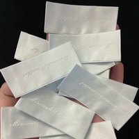 Étiquette de vêtement tissée pliée en serre-tête, étiquette d'entretien en sergé, étiquette personnalisée avec logo privé, étiquettes imprimées en satin, étiquettes de vêtements personnalisées
