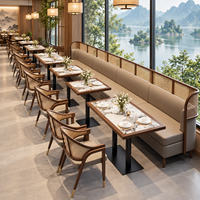 Table de restaurant, plateau rectangulaire en pierre veinée blanche avec bordure en bois foncé et base à colonne centrale pour café et bistrot