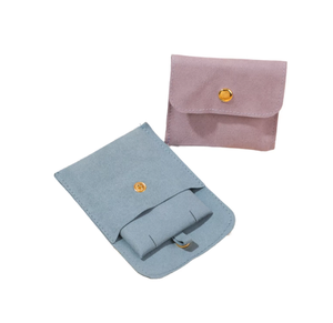 Ensemble de sacs à bijoux en microfibre miniatures avec logo personnalisé, fermeture à pression, offre spéciale, contient un tampon en microfibre - Product Image 1