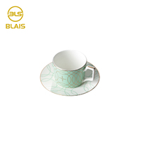 Service de vaisselle de luxe à bordure en or de Dubaï, assiette en céramique à os fin, finition vert clair pour dessert, dîner, hôtel, restaurant 5 étoiles