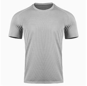 Camiseta deportiva ligera con capucha para hombre, transpirable, respetuosa con el medio ambiente - Product Image 1