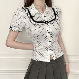 Chemisier vintage à pois pour femme, blanc, boutonné devant, manches bouffantes, détail en dentelle, coupe ajustée, style français - Product Image 4