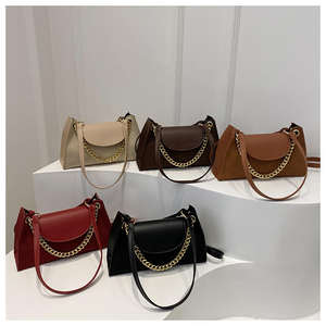 กระเป๋าสะพายข้างผู้หญิงแบบใหม่ ปิดด้วยกระดุม สไตล์เรโทร กระเป๋าถือใต้วงแขนแบบพกพา - Product Image 4