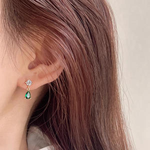 Orecchini E3392 in Oro con Diamanti, Taglio Brillante Rotondo, Colore G, Diamanti Naturali, Classici da Donna per Uso Quotidiano - Product Image 5