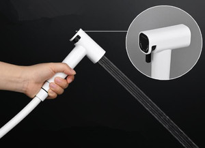 Белый портативный ручной распылитель для биде - Product Image 3
