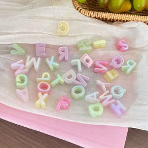 Nuevos Accesorios de Colgante Hechos a Mano Personalizables con Iniciales en Inglés de 8 Colores Acrílicos, 26 Letras, Orificio de 5.8mm, 2026 - Product Image 5