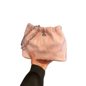 カスタマイズ可能なロゴ手頃な価格のシャネルファッション新しいハンドバッグ2023軽量女性用チェーンバッグ若い女性用デザインチェーンバッグ