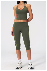 Conjunto Deportivo Casual Rosa de Dos Piezas para Mujer, Top Corto Halter con Franja Lateral, Capris a Media Pantorrilla, Tejido Transpirable, Ajuste Ceñido, Primavera/Verano - Product Image 6