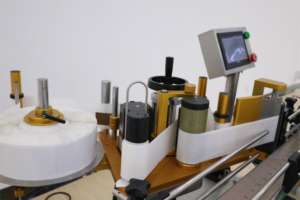 Precio de fábrica botella de calentamiento automático de PVC manga retráctil etiqueta máquina pegadora <span class=keywords><strong>Yulian</strong></span> máquina de etiquetas de escritorio - Product Image 4