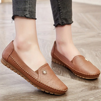 Mocassins souples pour femmes à motif floral et décorations métalliques, à enfiler, plats, grandes tailles, confortables pour la marche, décontractés pour le quotidien et la conduite