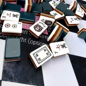Fichas de Mahjong de Acrílico de Alta Gama, Diseño de Lujo Ligero, Color Verde Oscuro con Vetas de Madera, de Cuatro Capas, Especiales para Fiestas - Product Image 5
