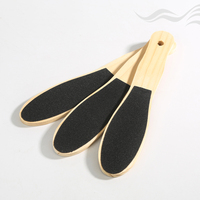 Râpe à pieds double face pour pédicure, éliminateur de peaux mortes et de callosités, grattoir à talons, manche en bois noir, lime exfoliante pour pieds